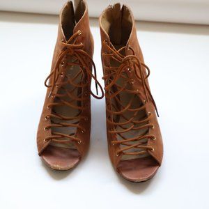 Chinese Laundry Lace Up Ankle Booties in Tan Brown Suede - Size 9.5 / 40.5